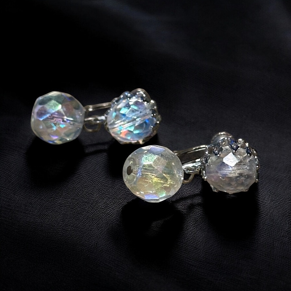 Vintage Miriam Haskell Aurora Borealis Crystal dangle earrings - Picture 2 of 7
